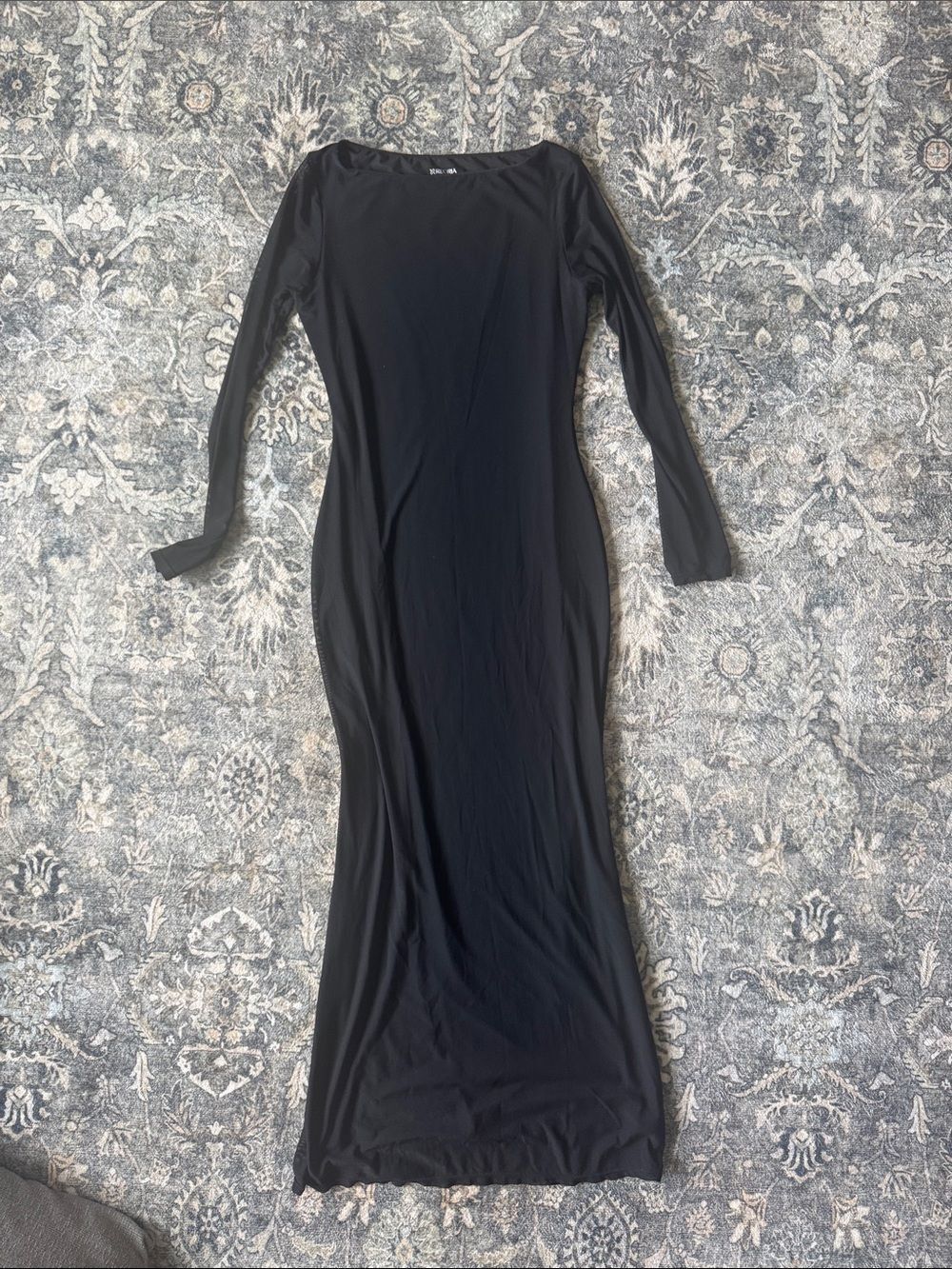 Reoria Black Long-Sleeve Maxi Dress - Women